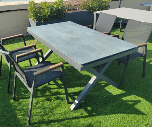 Alu sintered stone top table