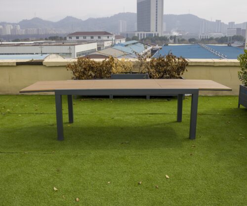 Alu plastic wood extendable table
