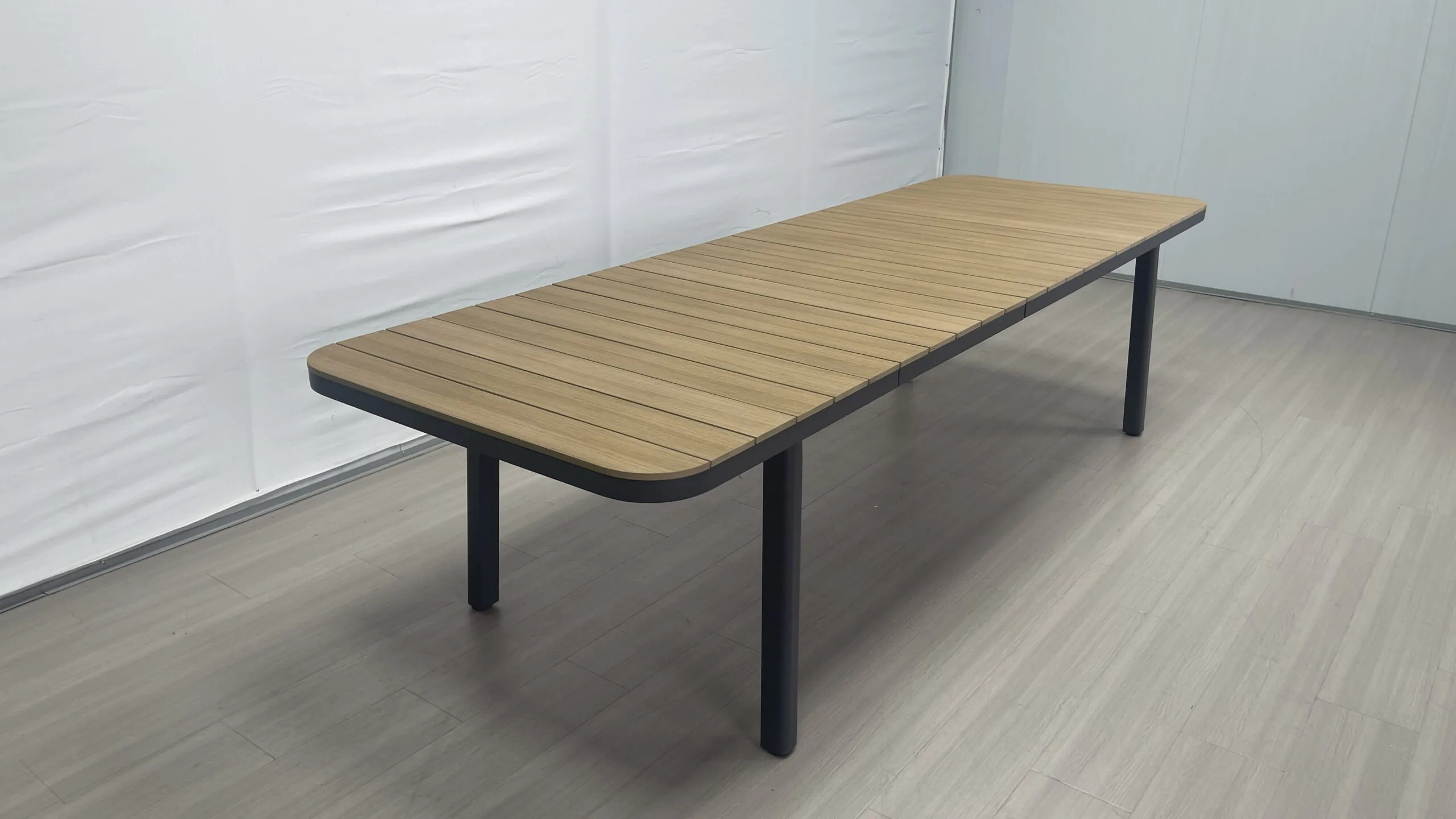 Aluminum plastic wood automatic extendable table - Image 6